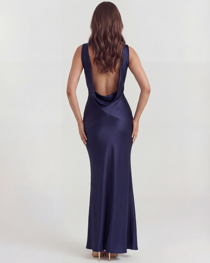 Vestido largo satinado con escote drapeado