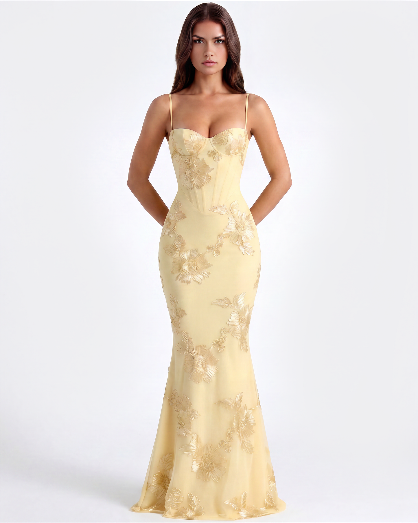 Vestido largo con corsé floral bordado