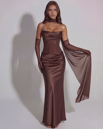 Vestido largo satinado con escote drapeado