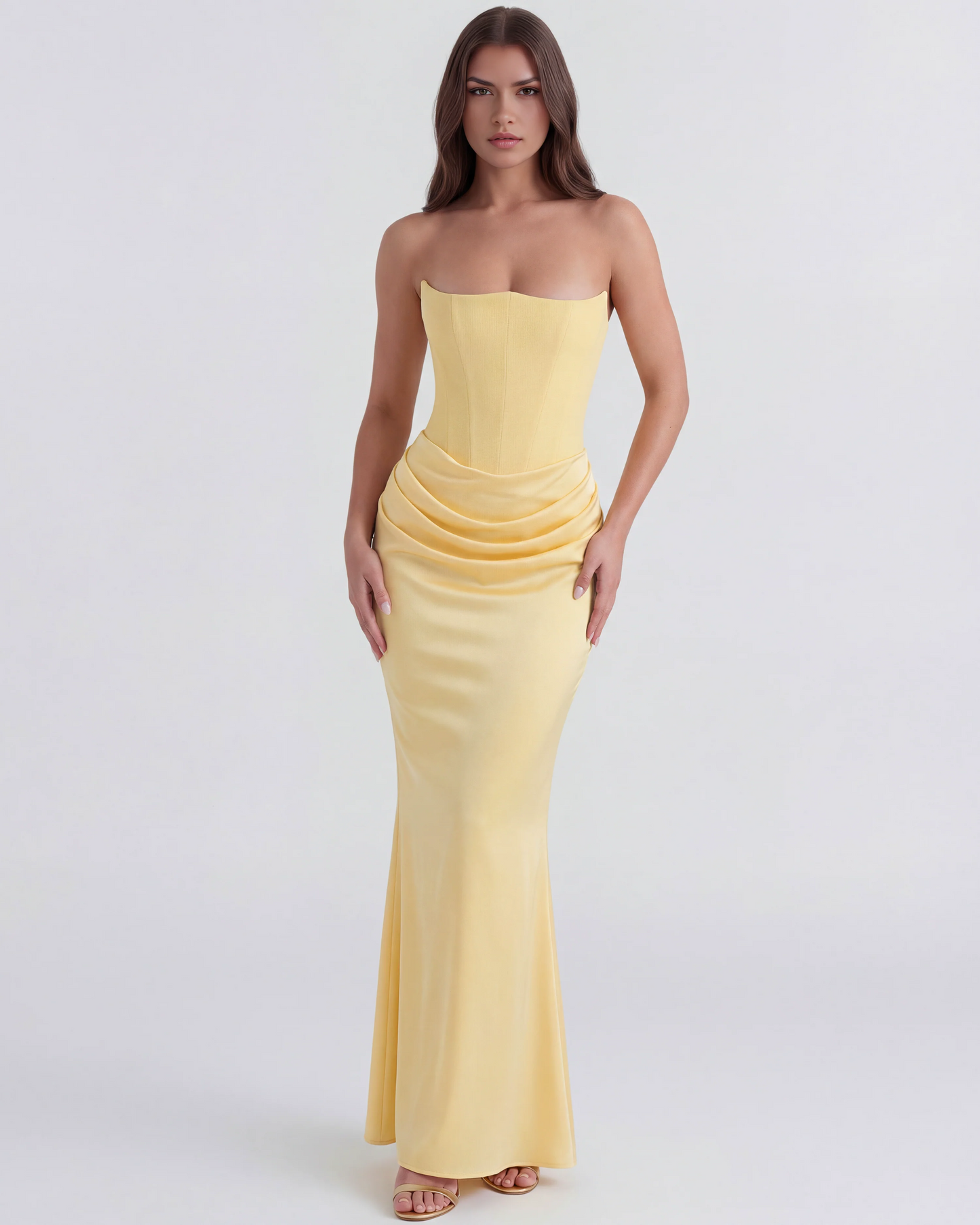 Vestido largo satinado con escote palabra de honor