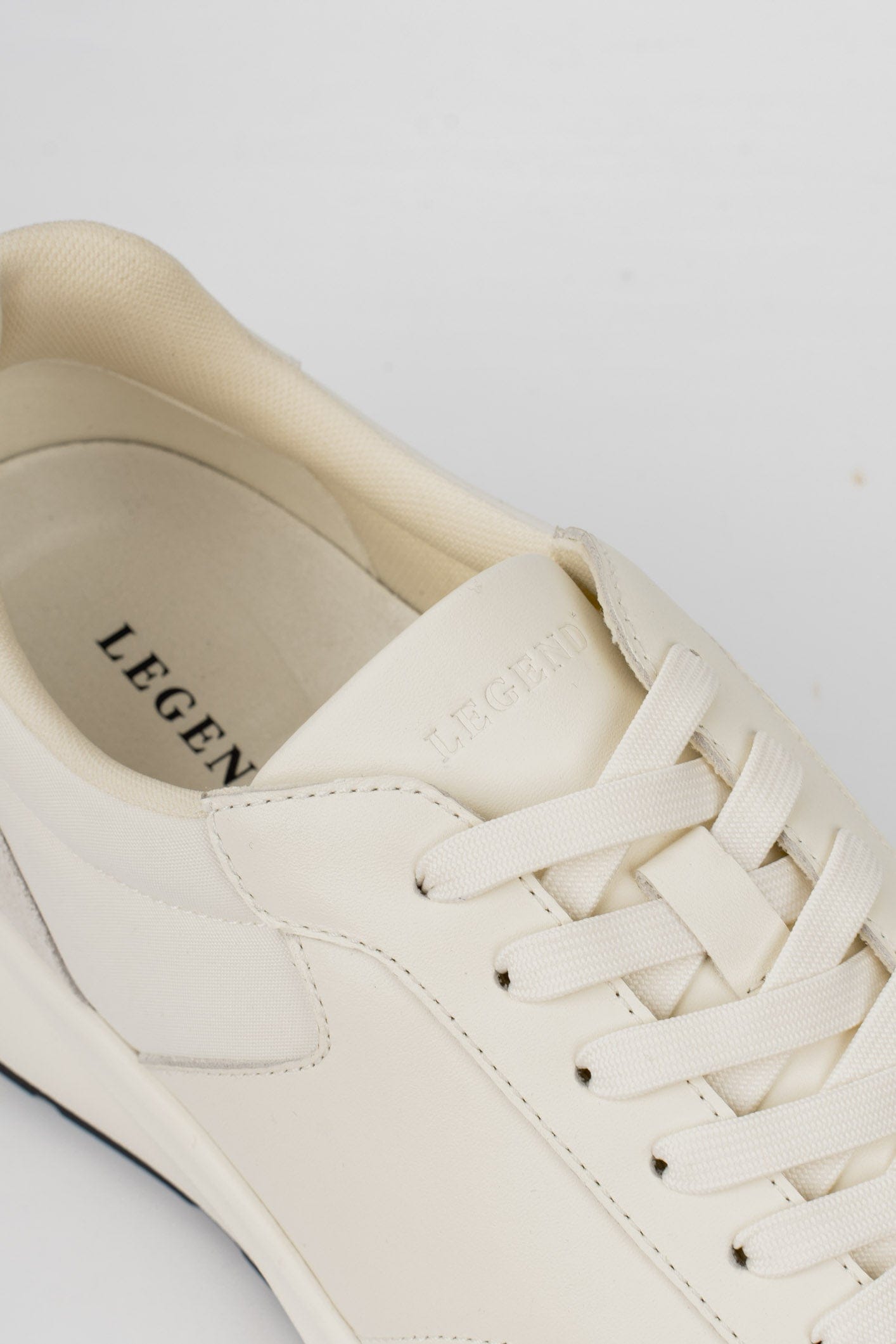 Forma Runner — White